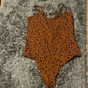 BRAND NEW NEVER WORN WILD FABLE ANIMAL PRINT BODYSUIT SZ L